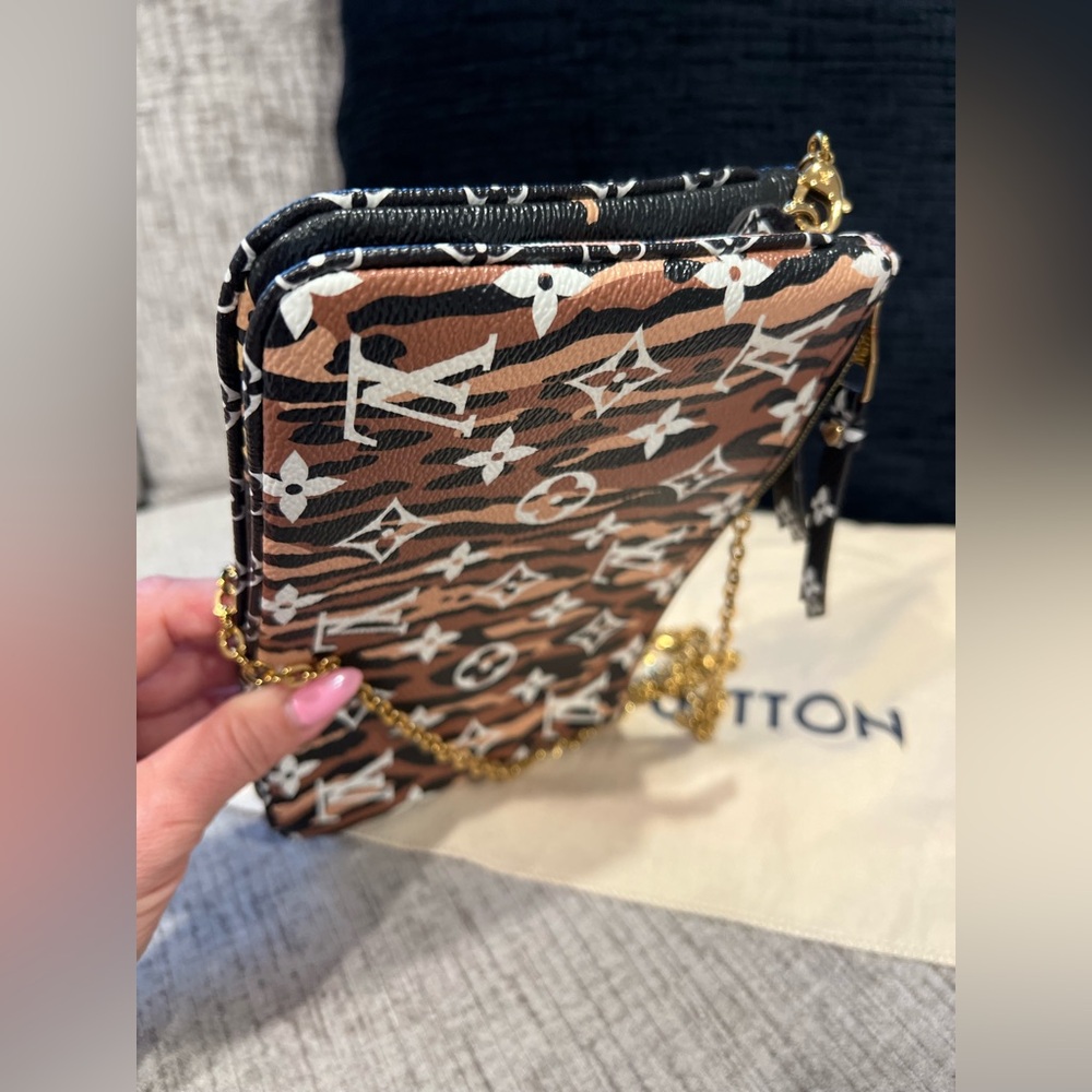 Louis Vuitton Giant Monogram Jungle Pochette Double Zip crossbody Bag🔥 - Picture 15 of 16